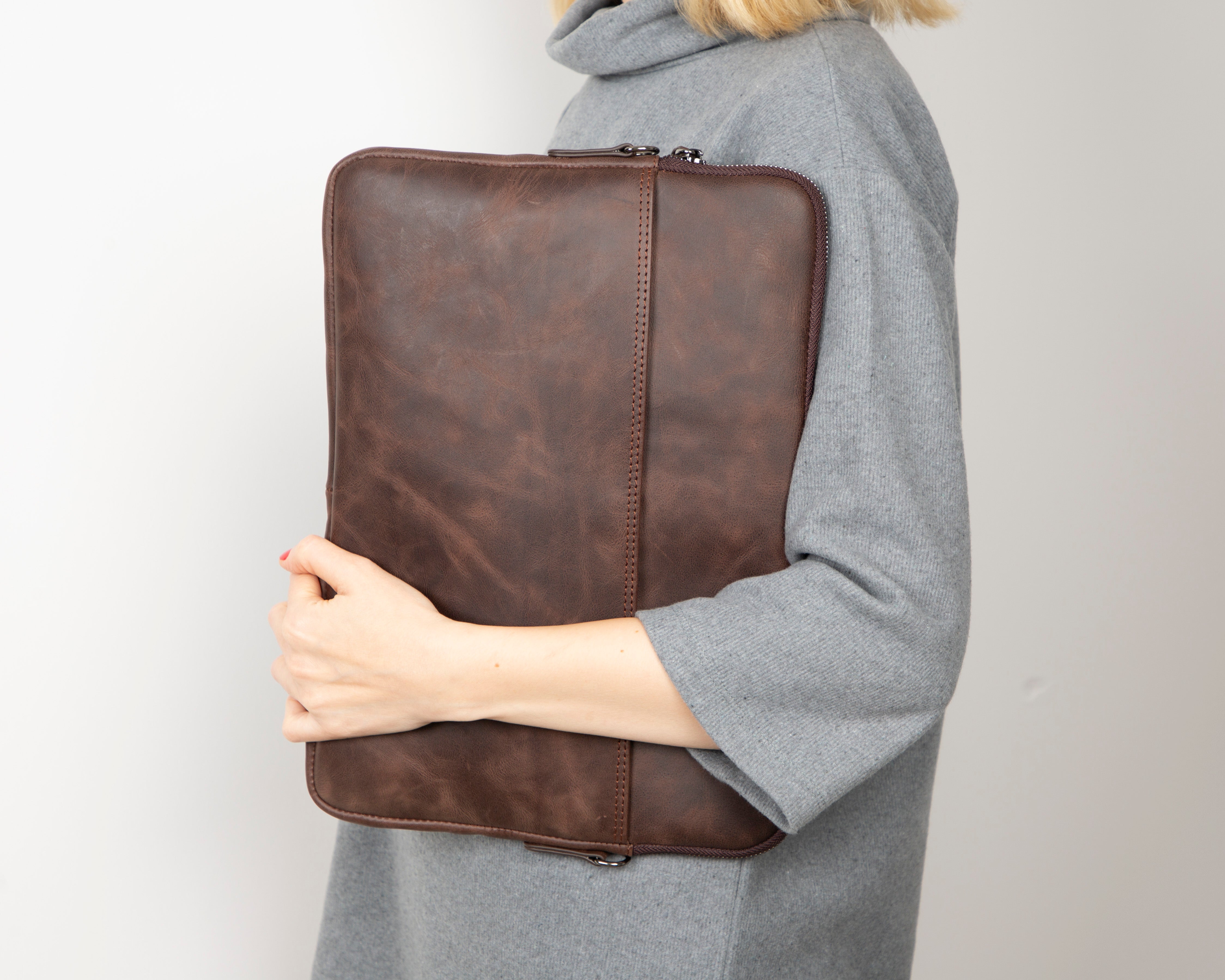 Awe Genuine Leather Laptop / Tablet Sleeves