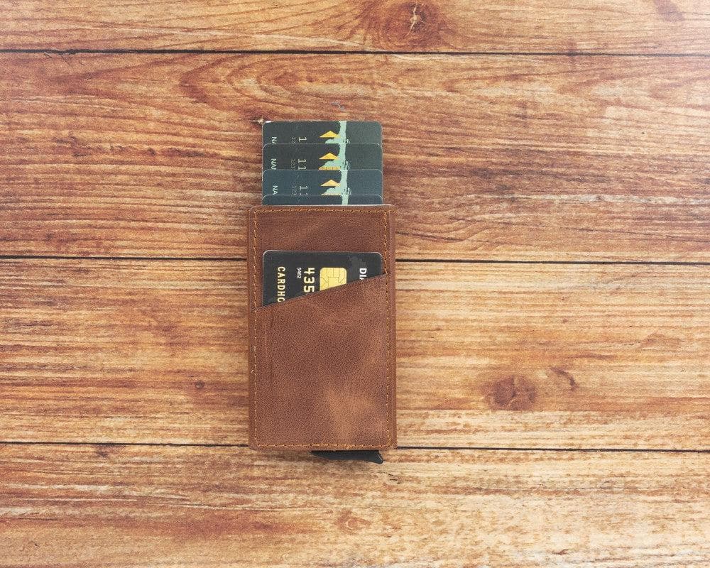 Torres Mechanical Card Holder