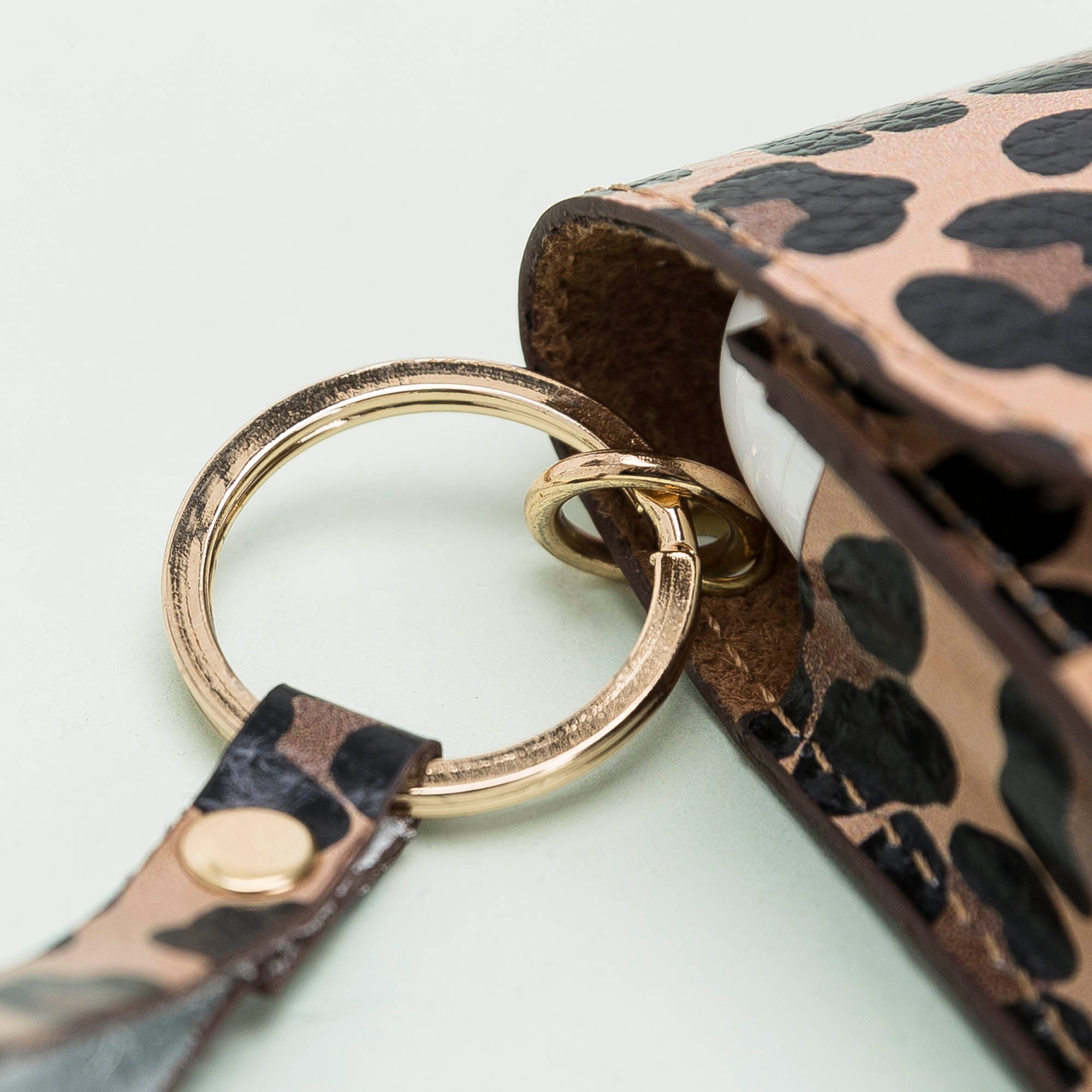 Mai Leather Case for AirPods 1 & 2 - LEOPARD PATTERNED - saracleather