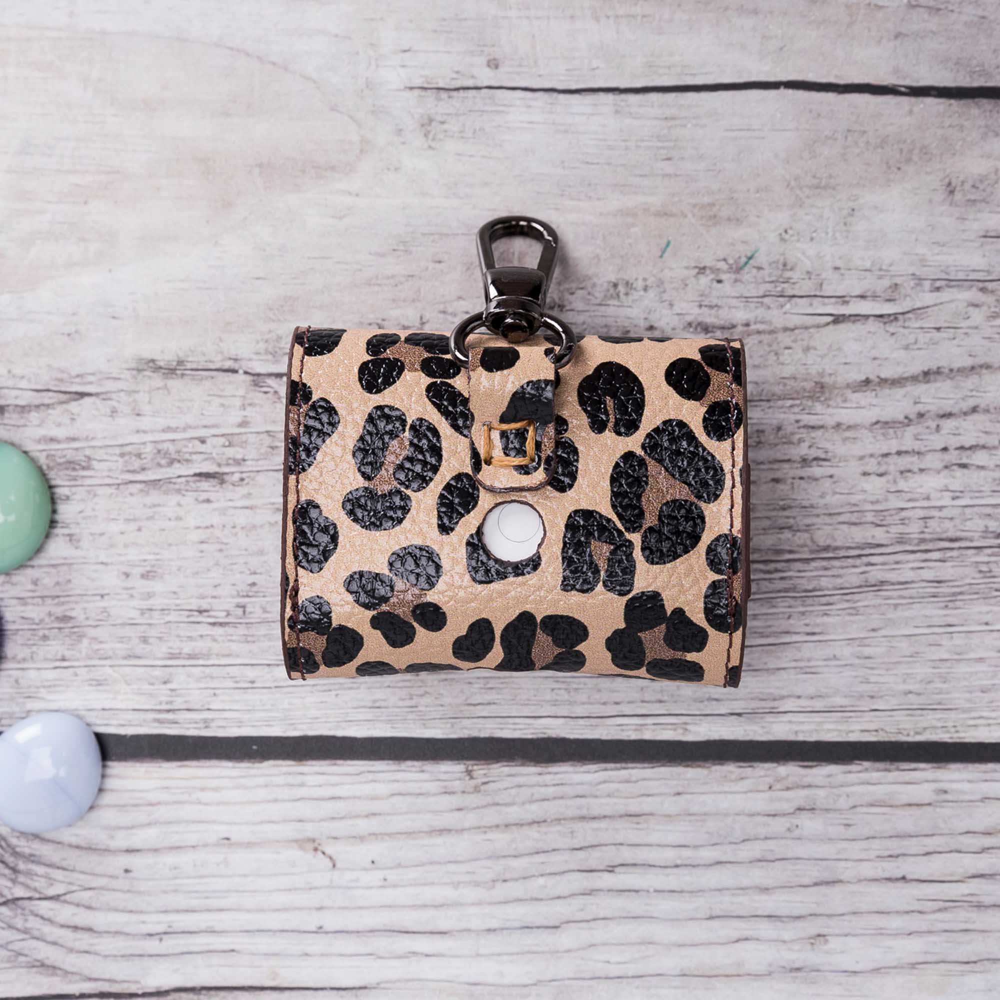 Mai Magnet Leather Case for AirPods Pro - LEOPARD PATTERNED - saracleather