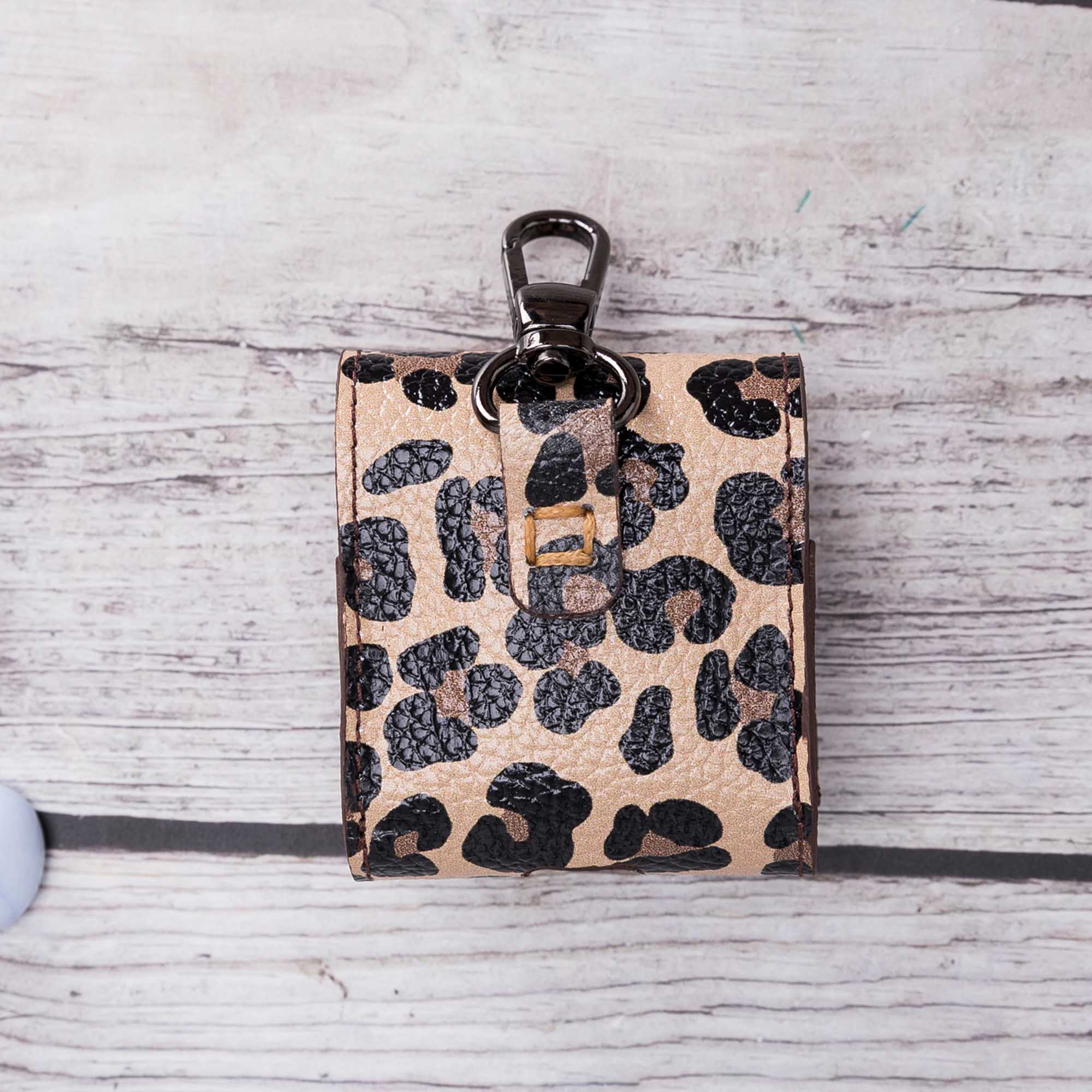 Mai Magnet Leather Case for AirPods 1 & 2 - LEOPARD PATTERNED - saracleather